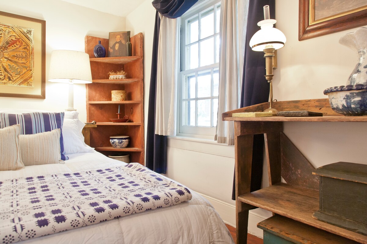 Historic Oldest Street In the USA!