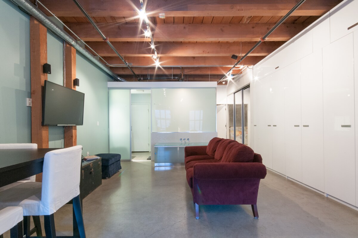 Funky loft apartment in Gastown in Vancouver