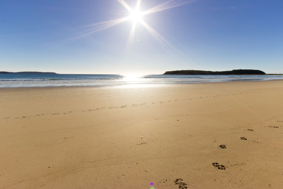 Broulee beach on your doorstep! in Broulee