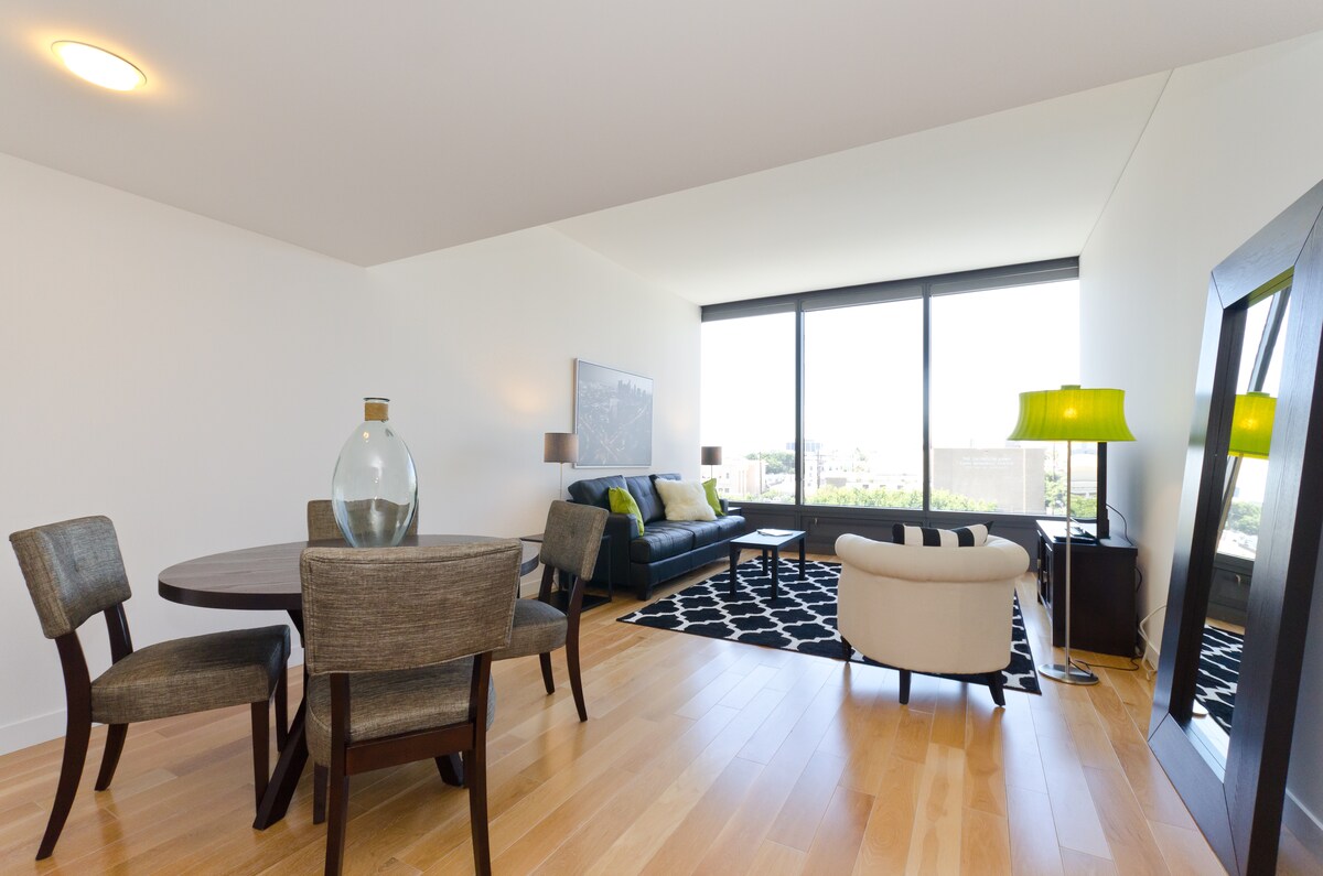 Seductive Downtown Modern Loft
