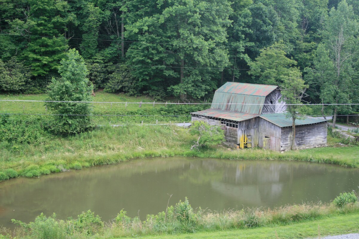 Mountain Home in Valle Crucis, NC in Vilas
