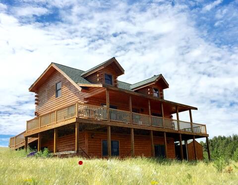Enjoy a private mountain retreat at Paul's Cabin