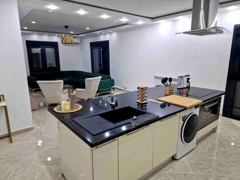 Beautiful Apartment Spacious F5 of 198M2