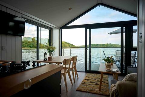 Carrickreagh Houseboat FP310