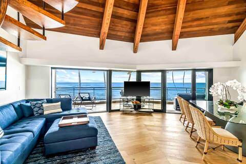 Panoramic luxury beachside condo in paradise A/C