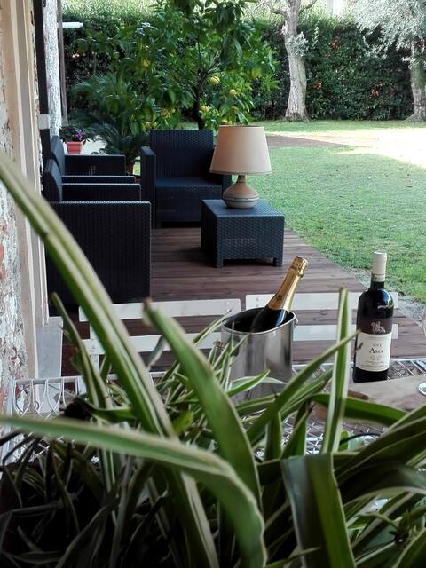 Dimora La Limonaia. Single house with garden.