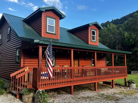 Beautiful cabin, creek, woods, horse farm.