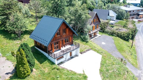 Family chalet " Les Loutres" slopes and lake view