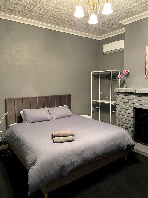 Luigi's Place - sleeps six in comfort