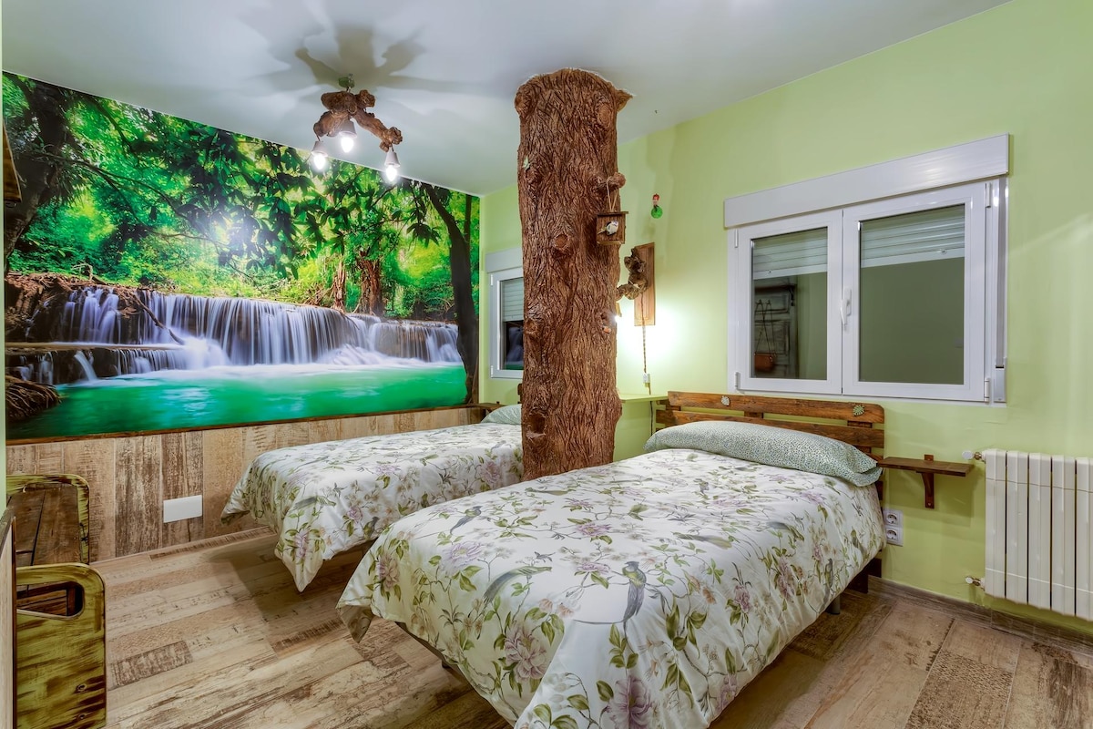 Popular Airbnb listing: ORIGINAL 3 min Pillar, garage and electric fireplace in El Rabal