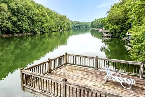 Proctor Landing -Lakefront Pet friendly! Fire pit!