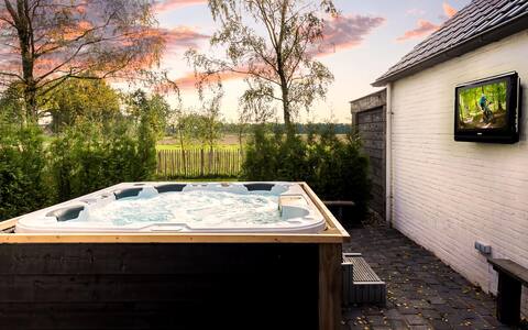 De Zandhoef, cozy cabin with Jacuzzi