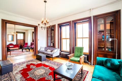 Withers Mansion Large Groups - Hudson River Views!