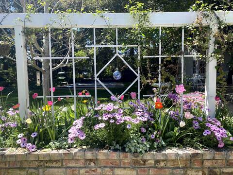 Charming Cottage near Stanford in Lovely Garden