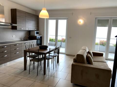 Apartment n18 lake view ( Residence il Poggio)