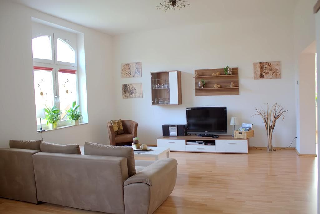 Leistungsstarkes Airbnb: Apartment TIMA in Katernberg