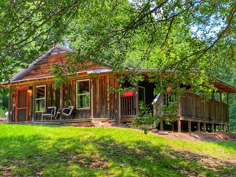 Cozy Cabin with an amazing deck and beautiful view