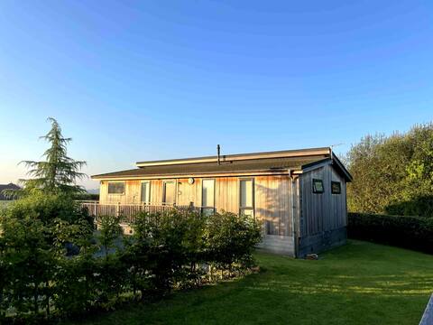 Ash Lodge at Marina tranquil setting sleeps 4