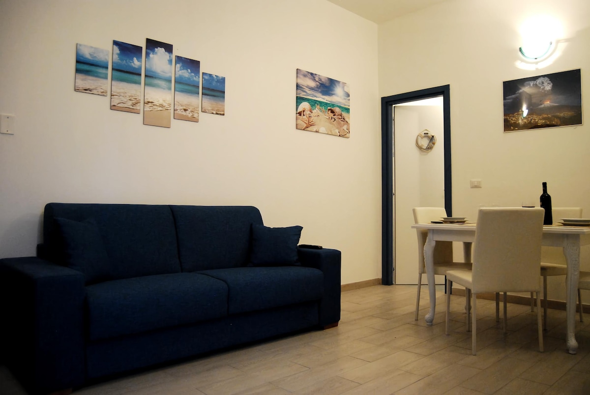 Top Airbnb: Blue Sea 10 Meters from the Sea in Giardini Naxos