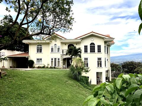 Vista Oro Luxurious Private Villa Heat Pool Views
