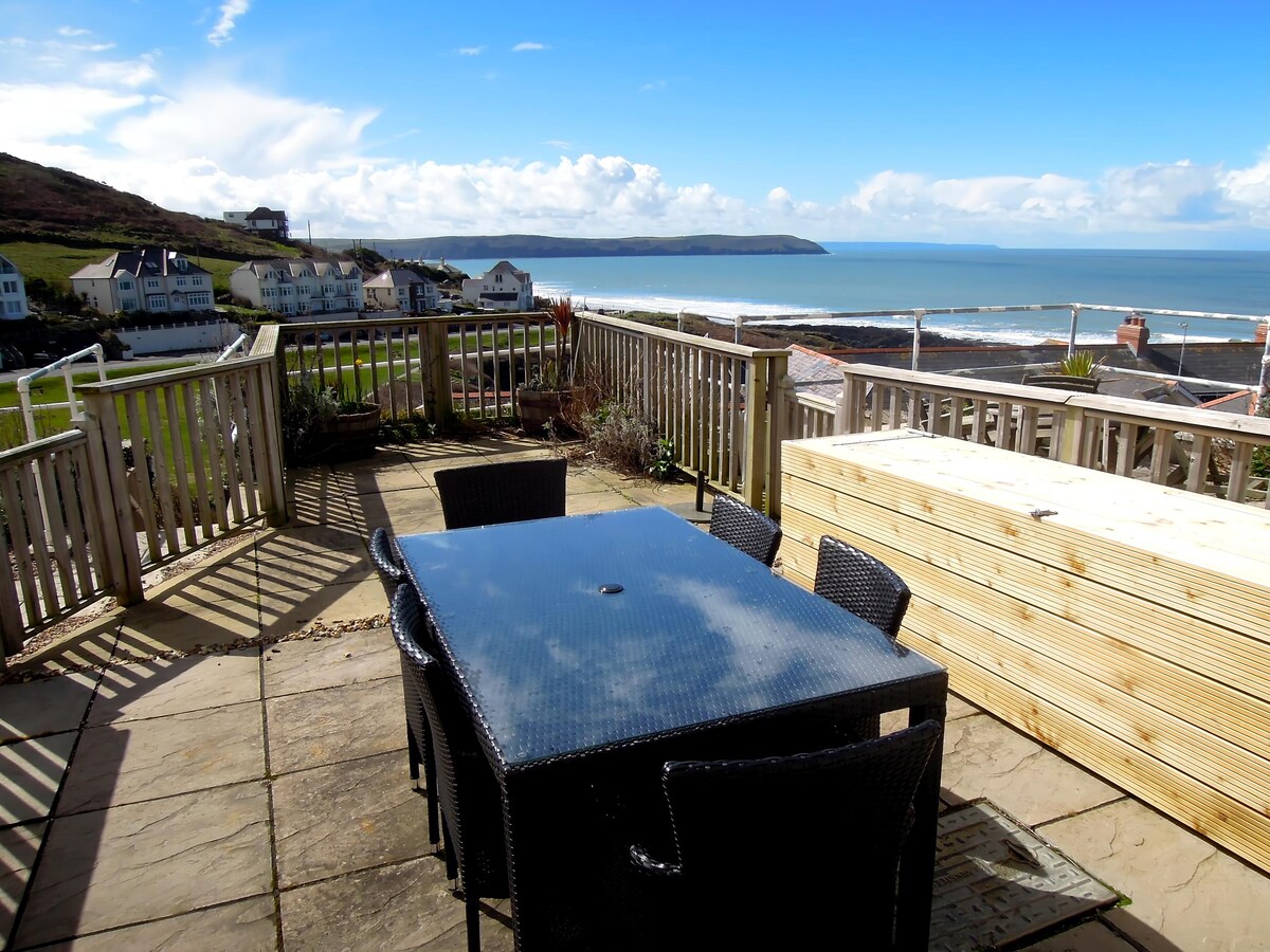 Top Airbnb: Modern Woolacombe house with stunning sea views in Mortehoe