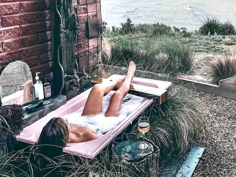 C l i f f  T o p  on  P a r k    unplug & recharge