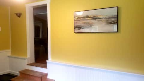 Comfortable 3 Bedroom King size Master w/ En suite
