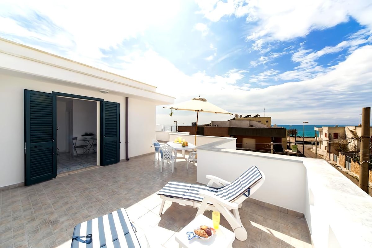 Annonce Airbnb populaire: Casa Louis (penthouse) à Ugento
