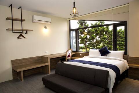Zengin Cafe - Luxury Large Window Double Room (1 Double Bed)