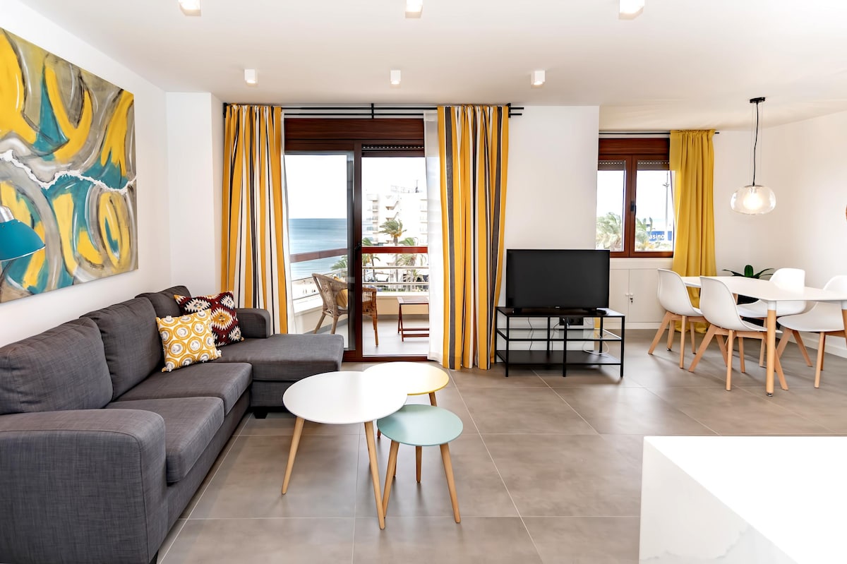 Top Airbnb: VIEWS OF PLAYA DEL POSTIGUET, PORT AND ESPLANADE in Alacant / Alicante