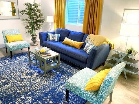 Winter Sale! Shabby Chic Basemnt Apt by Airport
