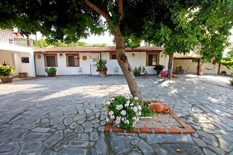Authentic and rustic apartament close to Taormina