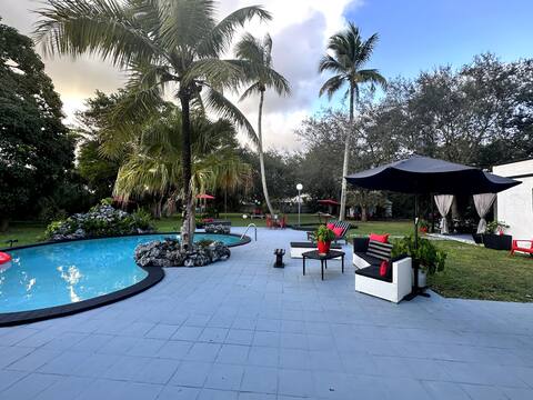 The Miracle Cottage & Pool on Acre Miami Florida