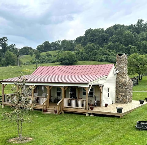Quaint & Comfy Farm Cottage