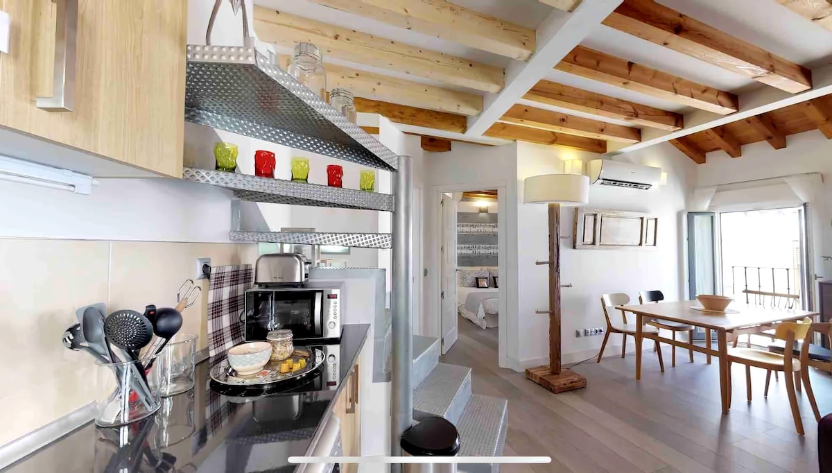 Popular Airbnb listing: Chic and central apartment in Toledo # in Toledo