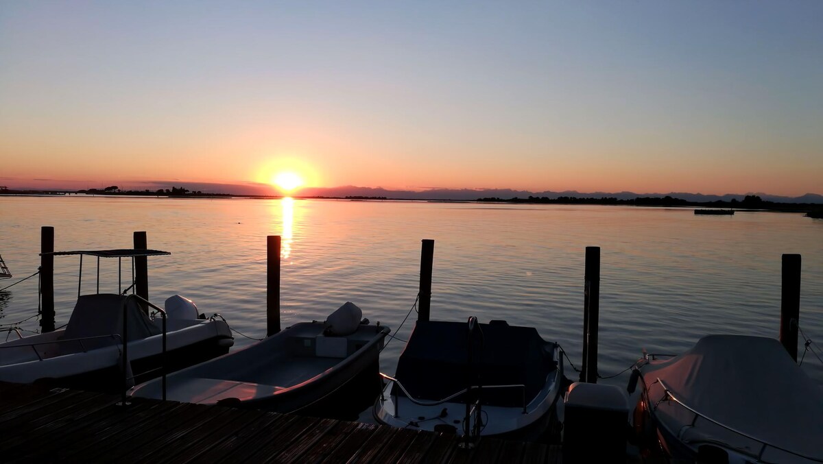 Top Airbnb: Lagoon view apartment with garden in Grado