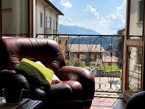 Panoramic apartment in the center of Lanzo