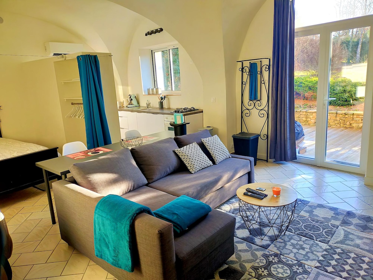 Popular Airbnb listing: Beautiful vaults with SPA and Massages in Puy De Dôme