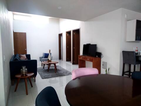 House 5 minutes away from the airport