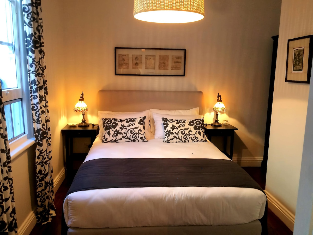 Popular Airbnb listing: Private Inner Sydney One Bedroom Garden Apartment in Marrickville