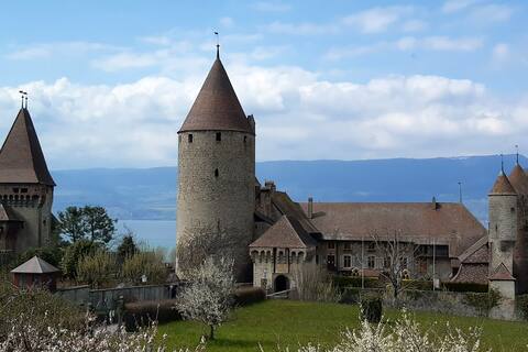 Charming apartment at the foot of the medieval Castle