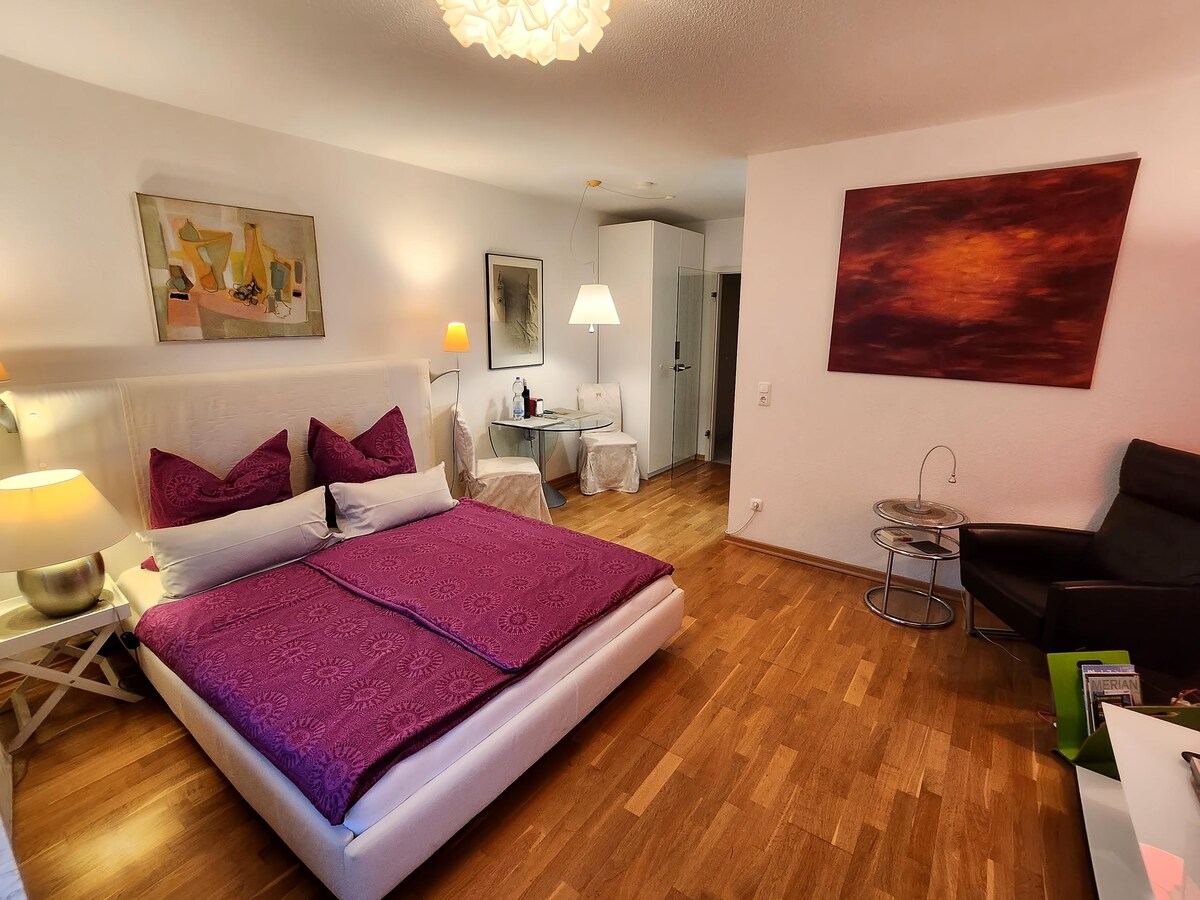 Top Airbnb: Luxury designer apartment 37 sqm balcony fully equipped in Ehrenfeld