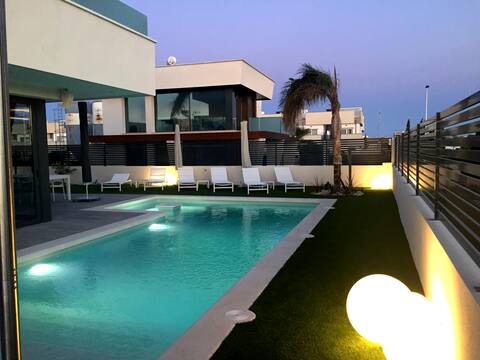 Luxurious enjoyment within walking distance of the sea