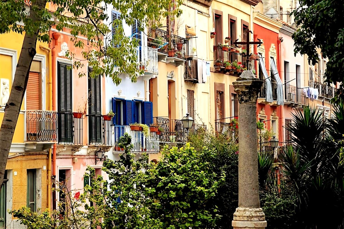 Successful Airbnb property: Meigama, loft with parking in the historic center in Cagliari