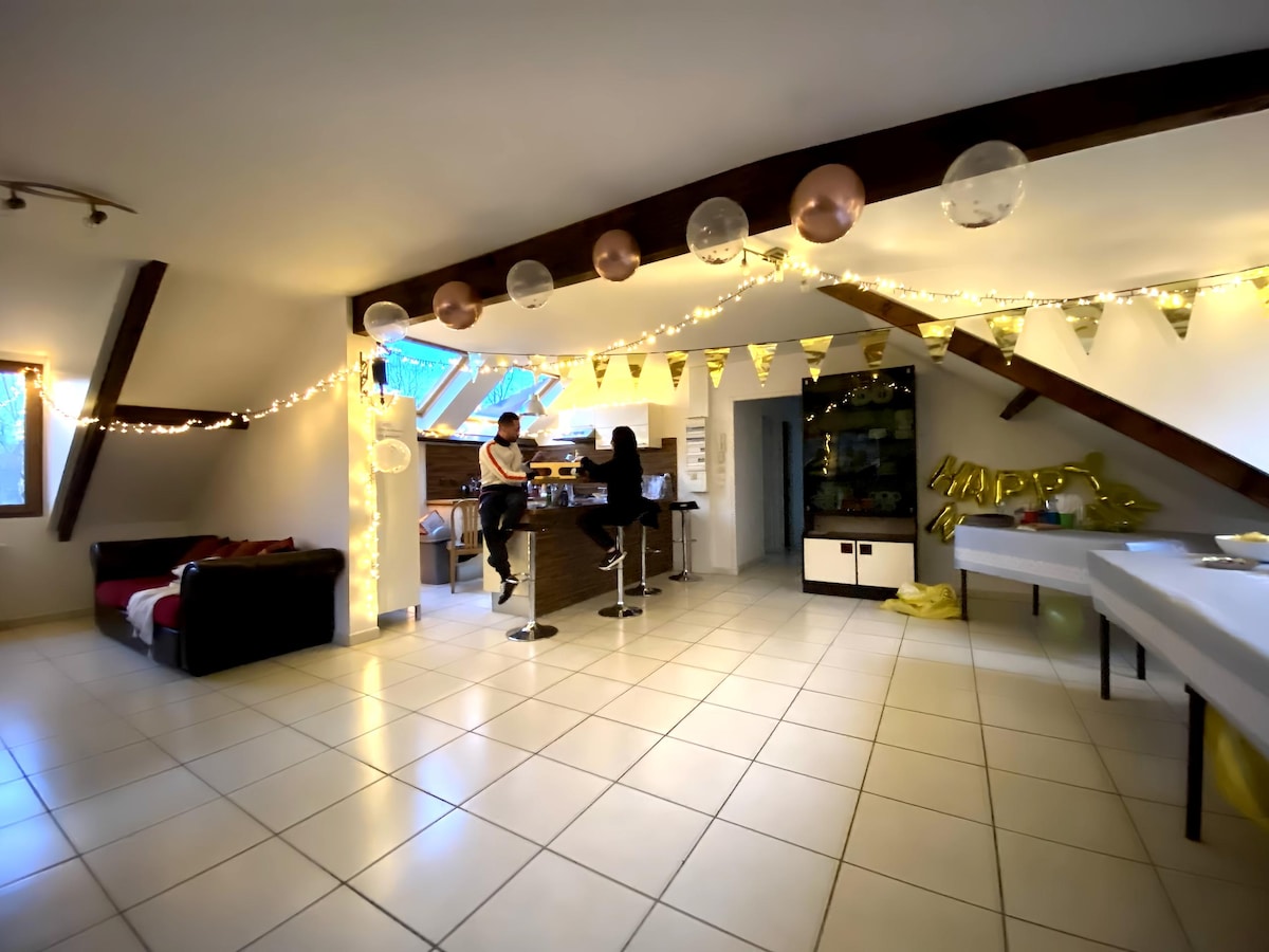 Top Airbnb: La Clairière-Villa 30 people, Pool, Pétanque in Seine Et Marne