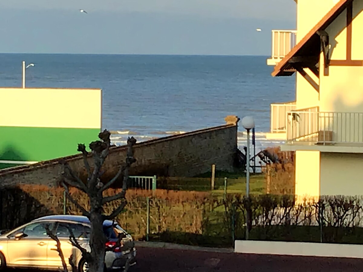 Airbnb performant: Studio 24 m2 Villa Sans Souci, Luc-sur-Mer à Luc Sur Mer