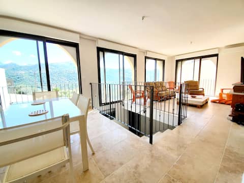 6kms to beach, 120sqm in 18th century house+garden
