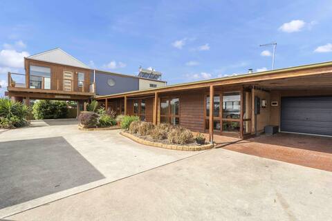 STUNNING PANORAMIC OCEAN VIEWS- A Perfect Getaway