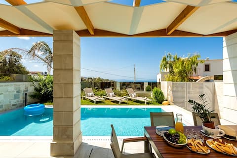 Athena Villa, mythical with Heated pool