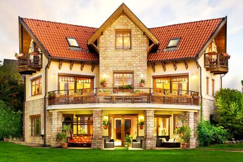 Private VILLA indoor swimming pool 8 bdr